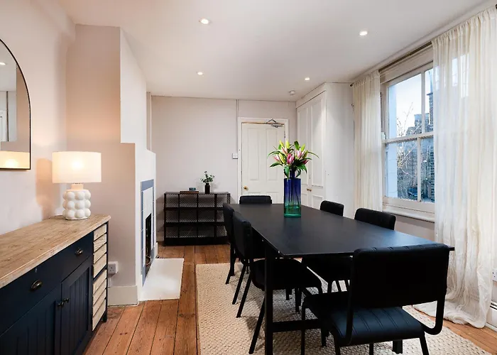 Vesto Three Bedroom Duplex Apartment In Clapham