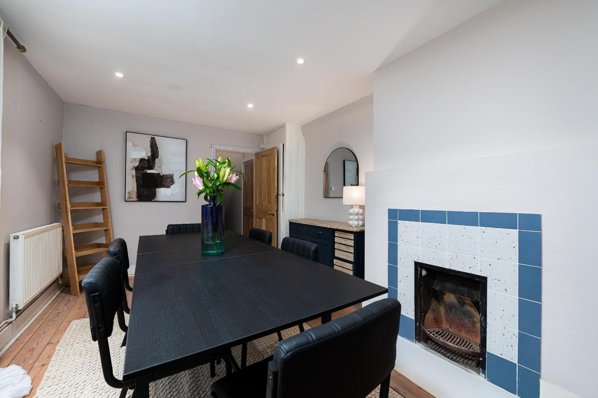 Vesto Three Bedroom Duplex In Clapham Appartamento